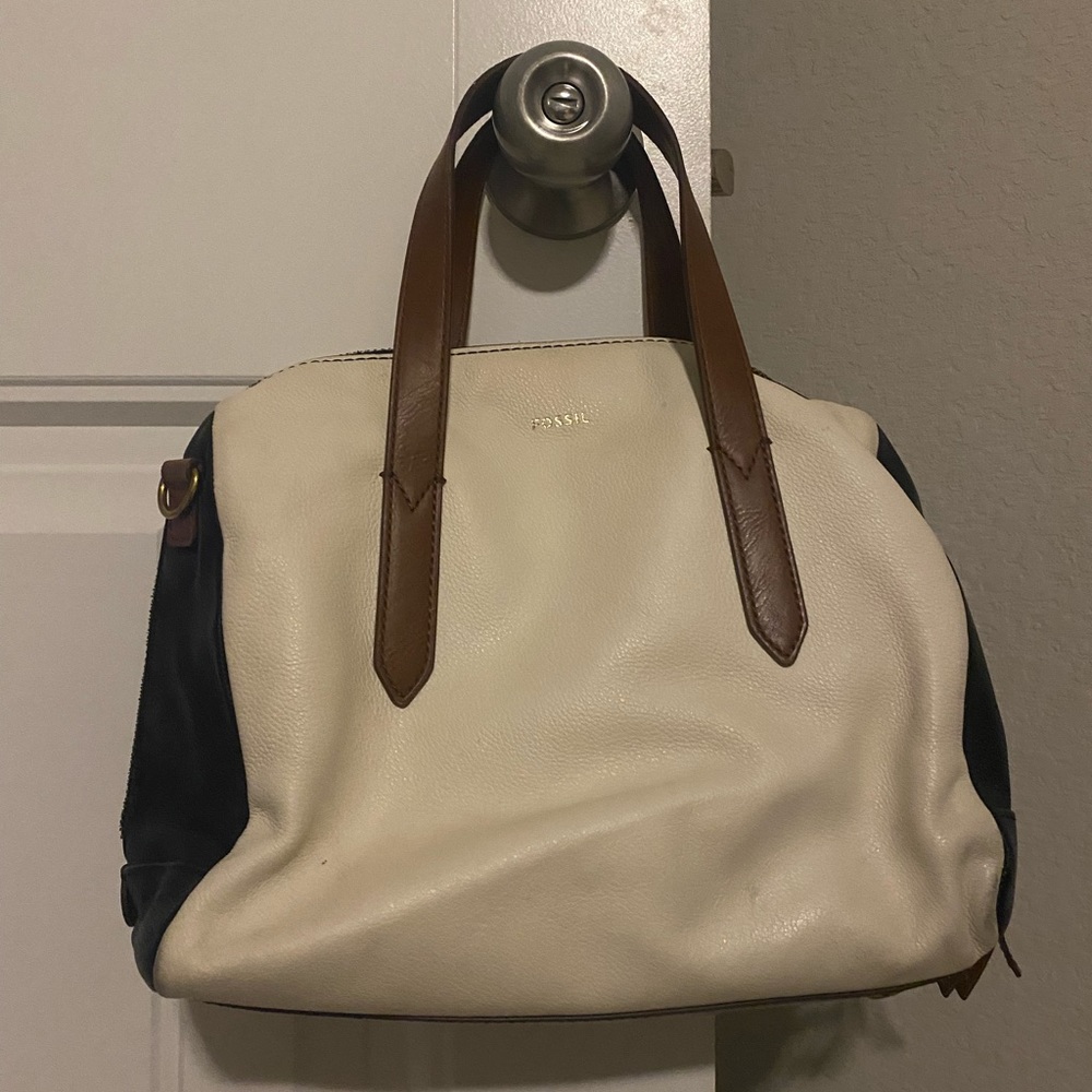 Fossil purse